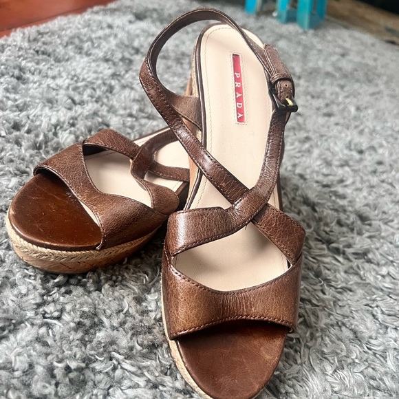 Prada caramel brown wedge sandal with rope cork heel and tortoise shell buckle. - Picture 6 of 8